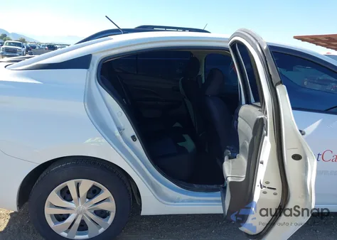 2022 Nissan Versa S z USA, uszkodzony, nr VIN 3N1CN8DV5NL832918